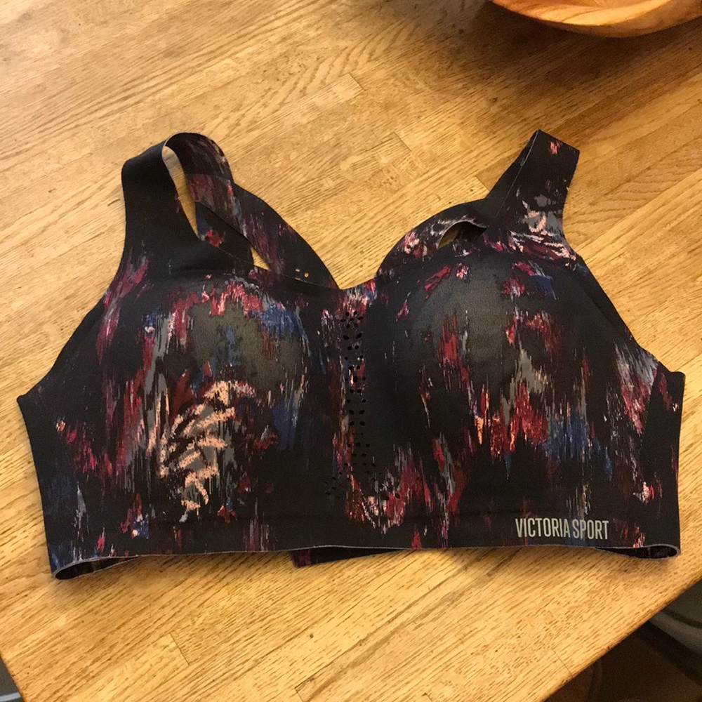 Victoria’s Secret Sports bra, multicolor 38D.